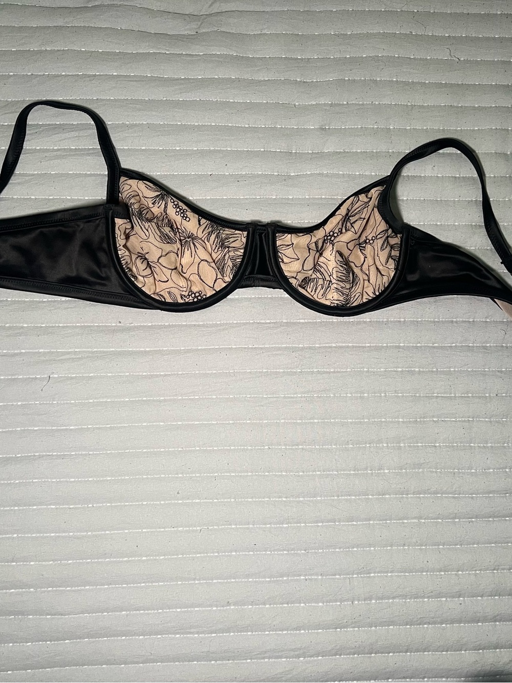 Aerie Black Underwire Bra with Nude Floral Lining